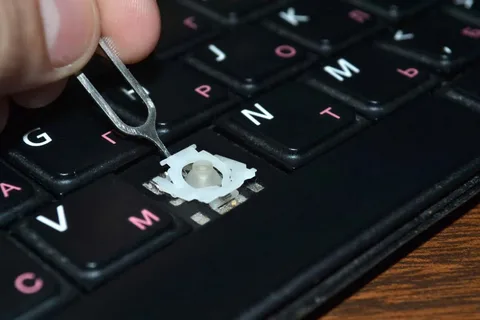 How to Clean a Laptop Keyboard Easily?